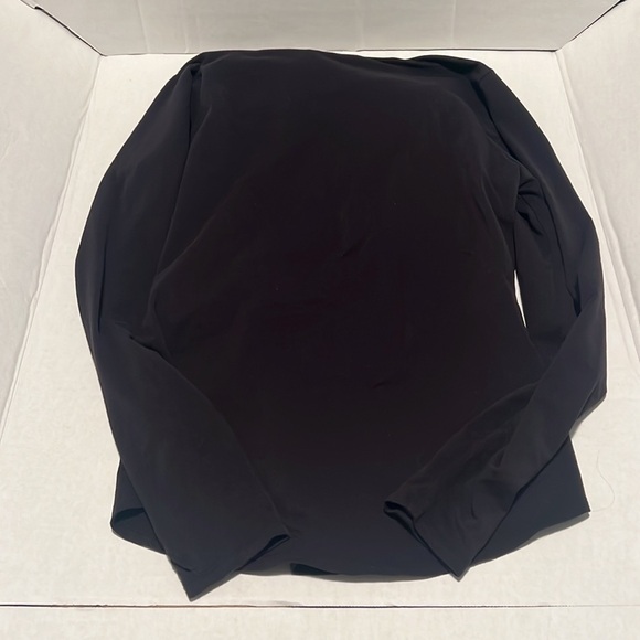 Athleta black long sleeve top size M. - Picture 6 of 6